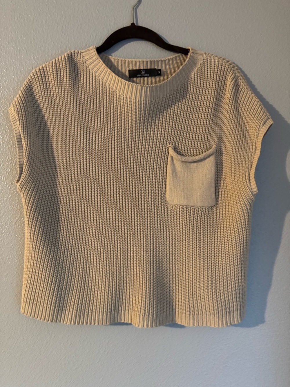 Sleeveless Crewneck Knit Top with Pocket - Cream
